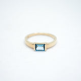 10k Uma Ring Topaz