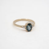 Bague ovale saphir Montana avec diamants couleur champagne